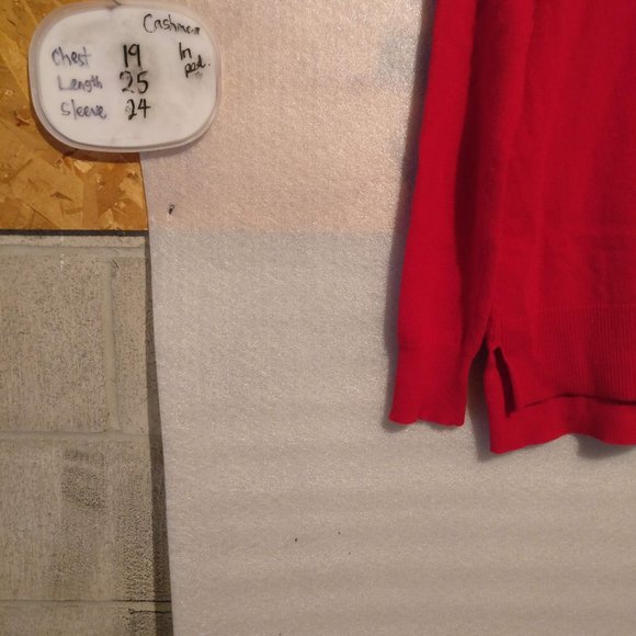FLAWLESS- Holiday RED 100%CASHMERE L/Sleeve Sweater Knit , M with MEASUREMENTS - Picture 9 of 9
